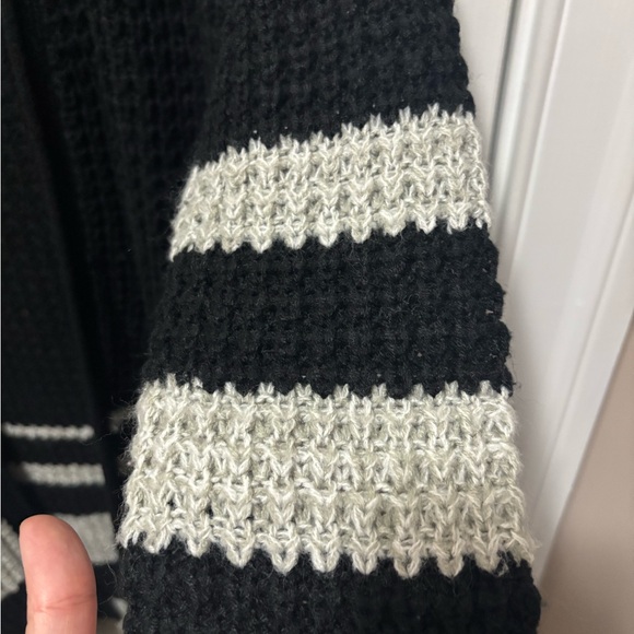 Over size knee length sweater - Picture 4 of 6